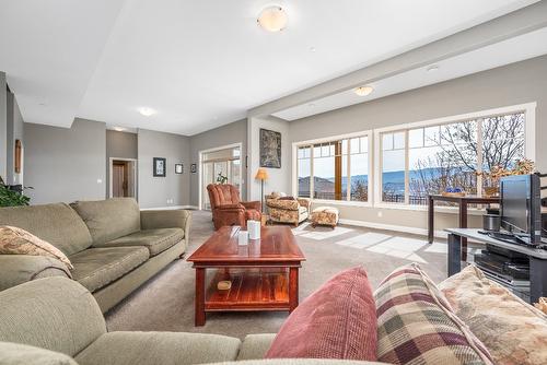 4008 Terrapin Place, Vernon, BC - Indoor Photo Showing Living Room