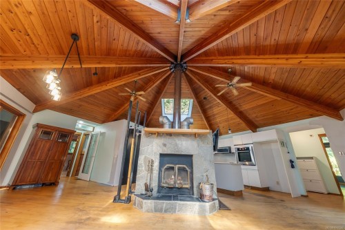 505 Baylis Rd, Qualicum Beach, BC 