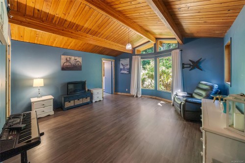 505 Baylis Rd, Qualicum Beach, BC 