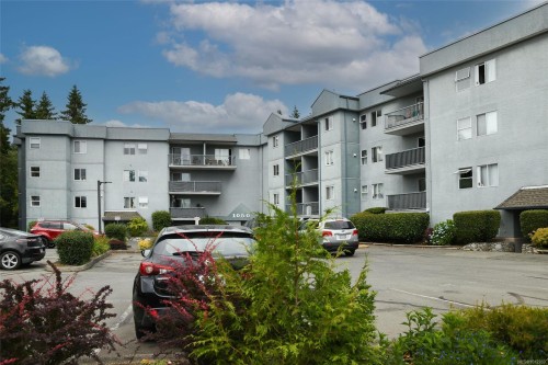 310-1050 Braidwood Rd, Courtenay, BC - Outdoor With Facade