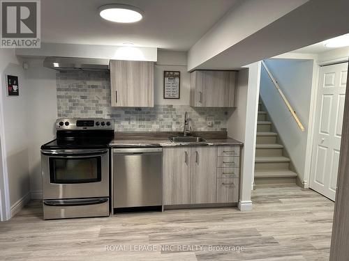 INLAW SUITE LOWER - 45 Catherine Street, Fort Erie (Central), ON - Indoor Photo Showing Kitchen