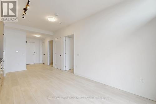 2407 - 10 Graphophone Grove, Toronto, ON - Indoor Photo Showing Other Room