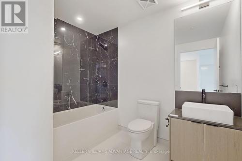 2407 - 10 Graphophone Grove, Toronto, ON - Indoor Photo Showing Bathroom