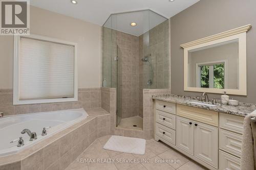 74 North Riverdale Drive, Caledon, ON - Indoor Photo Showing Bathroom