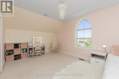 74 North Riverdale Drive, Caledon, ON - Indoor