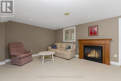 74 North Riverdale Drive, Caledon, ON - Indoor Photo Showing Living Room With Fireplace