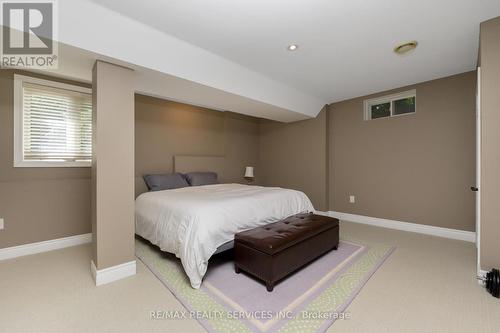 74 North Riverdale Drive, Caledon, ON - Indoor Photo Showing Bedroom