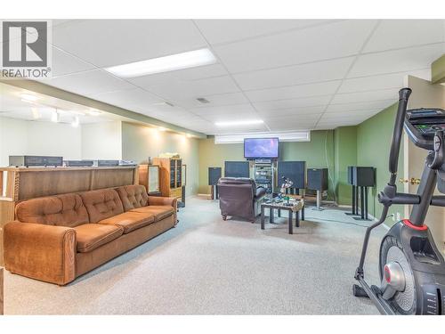 Large living room space in basement. - 1125 Keyes Road, Kelowna, BC - Indoor