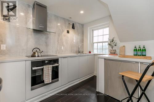 78 Wells Street, Aurora, ON - Indoor Photo Showing Kitchen