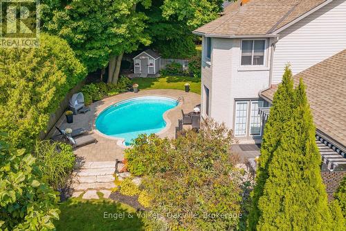 262 Vinova Court, Oakville (Sw Southwest), ON - Outdoor With In Ground Pool
