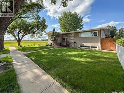 102 Claustre AVENUE  Maple Creek, SK S0N 1N0