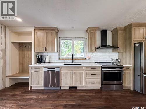 102 Claustre Avenue, Maple Creek, SK - Indoor Photo Showing Kitchen
