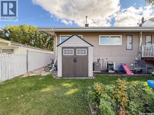 102 Claustre Avenue, Maple Creek, SK - Outdoor