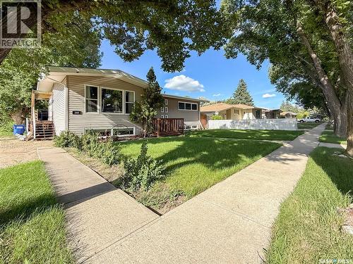 102 Claustre Avenue, Maple Creek, SK - Outdoor