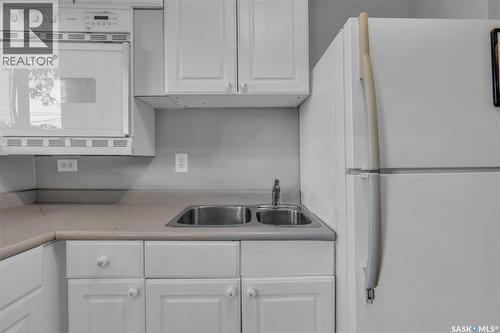 2056 Princess Street, Regina, SK - Indoor Photo Showing Kitchen With Double Sink