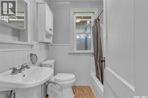 2056 Princess Street, Regina, SK - Indoor Photo Showing Bathroom