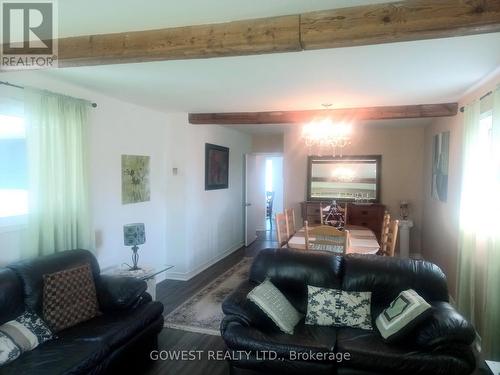 3 Hart Road, Elliot Lake, ON - Indoor Photo Showing Living Room