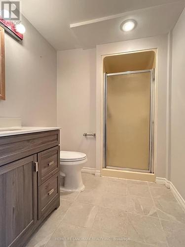 2749 Truscott Drive, Mississauga, ON - Indoor Photo Showing Bathroom