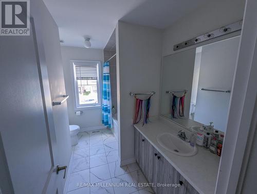 136 Tumblewood Place, Welland, ON - Indoor Photo Showing Bathroom