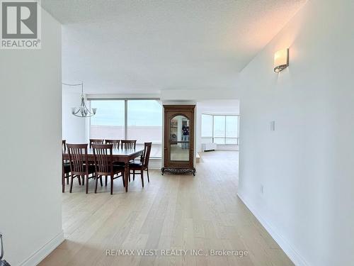 Uph1 - 25 Fairview Road W, Mississauga, ON - Indoor Photo Showing Other Room