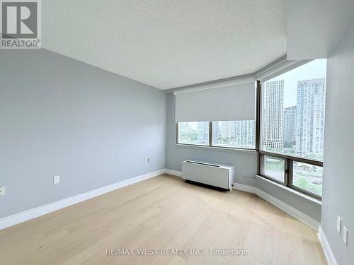 Uph1 - 25 Fairview Road W, Mississauga, ON - Indoor Photo Showing Other Room