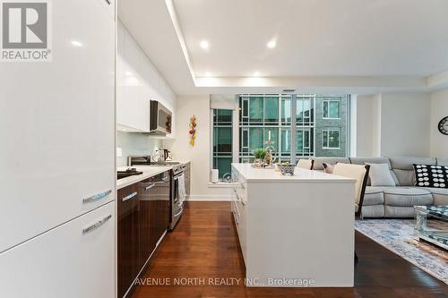 601 - 111 Champagne Avenue S, Ottawa, ON - Indoor Photo Showing Kitchen
