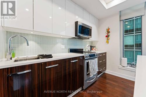 601 - 111 Champagne Avenue S, Ottawa, ON - Indoor Photo Showing Kitchen With Upgraded Kitchen