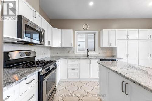 Gas range - 2014 Jasper Avenue, Ottawa, ON - Indoor Photo Showing Kitchen