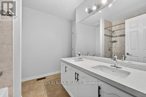 MAIN BATHROOM - 23 Oriska Way N, Ottawa, ON - Indoor Photo Showing Bathroom