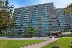 913 - 555 BRITTANY DRIVE  Ottawa, ON K1K 4C5