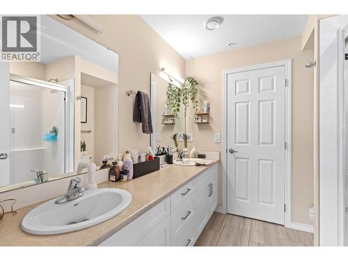 Ensuite - 3362 Skaha Lake Road Unit# 307, Penticton, BC - Indoor Photo Showing Bathroom