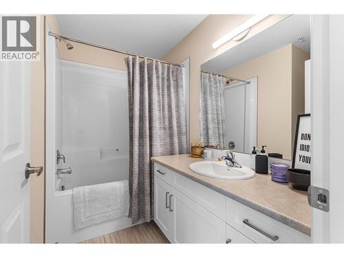 Second bathroom - 3362 Skaha Lake Road Unit# 307, Penticton, BC - Indoor Photo Showing Bathroom