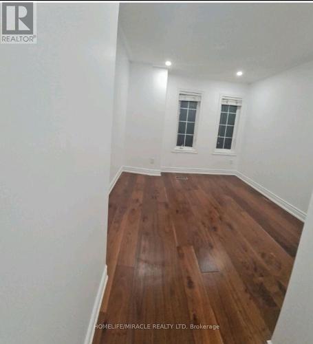 7153 Village Walk, Mississauga, ON - Indoor Photo Showing Other Room