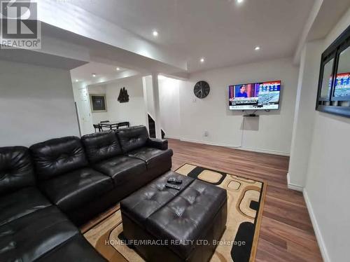 7153 Village Walk, Mississauga, ON - Indoor Photo Showing Other Room