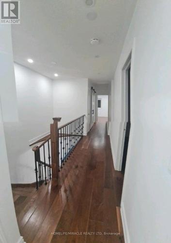 7153 Village Walk, Mississauga, ON - Indoor Photo Showing Other Room