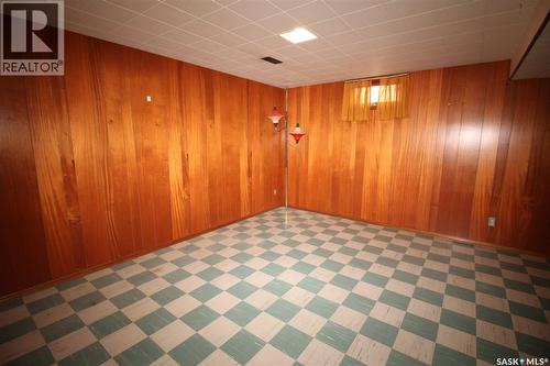 175 6Th Avenue W, Shaunavon, SK - Indoor Photo Showing Other Room