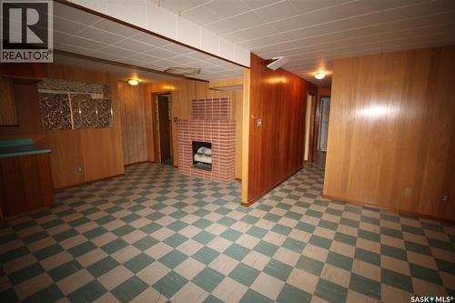 175 6Th Avenue W, Shaunavon, SK - Indoor Photo Showing Other Room