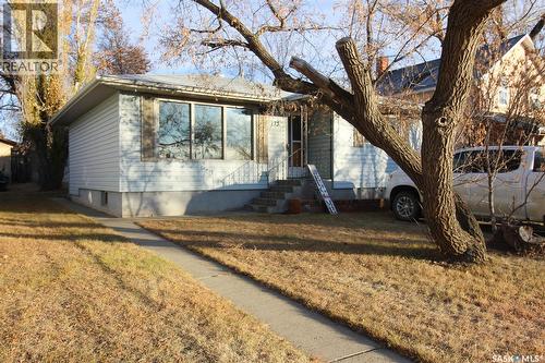 175 6Th Avenue W, Shaunavon, SK 