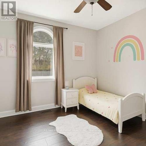 58 Seven Oaks Drive, Hamilton, ON - Indoor Photo Showing Bedroom