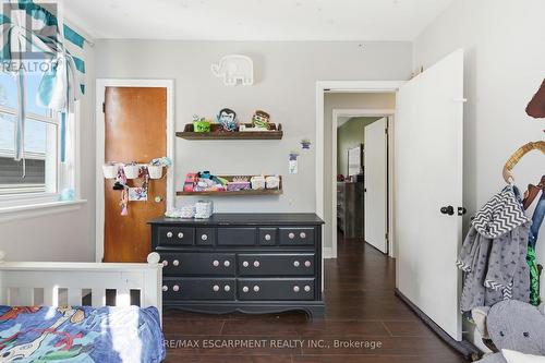 58 Seven Oaks Drive, Hamilton, ON - Indoor Photo Showing Bedroom