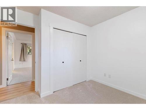 4019 Miller Road, Kelowna, BC - Indoor Photo Showing Other Room