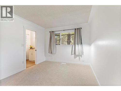 4019 Miller Road, Kelowna, BC - Indoor Photo Showing Other Room