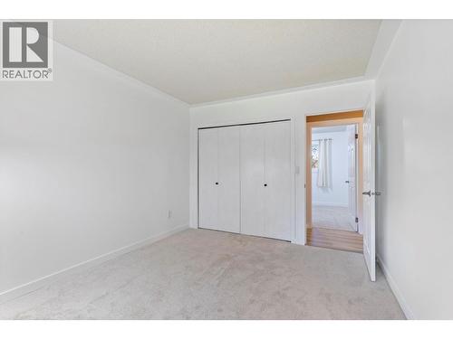 4019 Miller Road, Kelowna, BC - Indoor Photo Showing Other Room