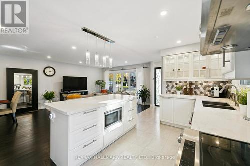 2251 Carol Road, Oakville, ON - Indoor Photo Showing Kitchen With Double Sink With Upgraded Kitchen