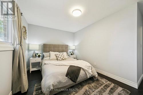 2251 Carol Road, Oakville, ON - Indoor Photo Showing Bedroom