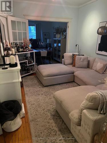 591 Pape Avenue, Toronto, ON - Indoor Photo Showing Living Room