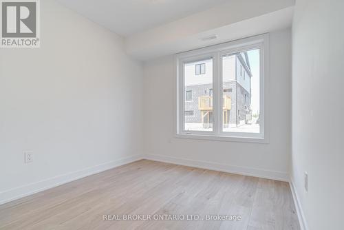 6 - 32 Wagon Lane N, Barrie, ON - Indoor Photo Showing Other Room