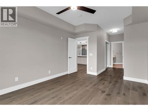 Main floor bedroom - 3865 Truswell Road Unit# 505, Kelowna, BC - Indoor Photo Showing Other Room