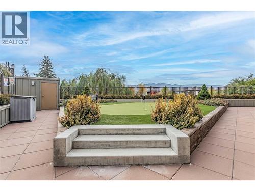 Putting Green - 3865 Truswell Road Unit# 505, Kelowna, BC - Outdoor