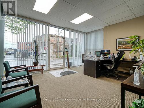 11 Riddell Street, Woodstock (Woodstock - North), ON 